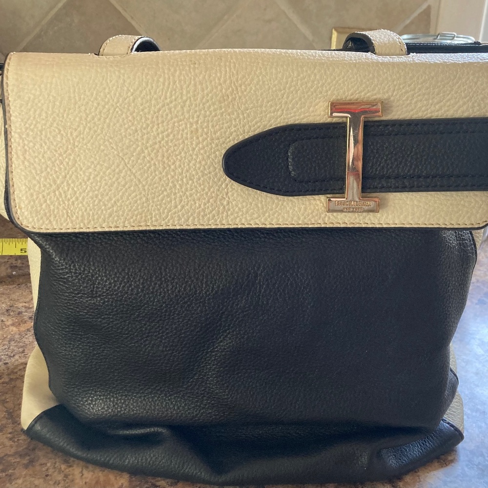 Women’s handbag